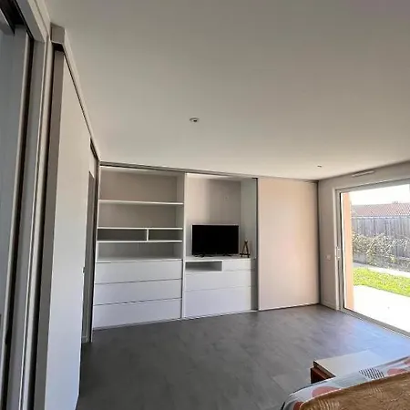 Holiday home Maison Adapte Handicape Et Pmr